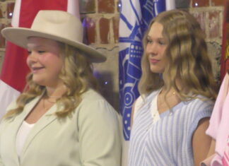 Pilot Club holds annual fashion show