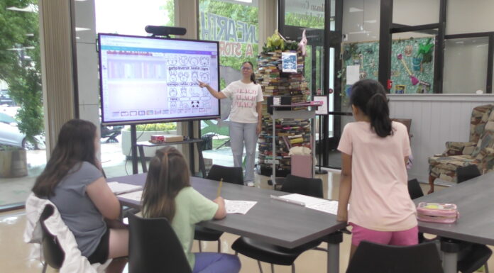 Library offering free Spanish classes