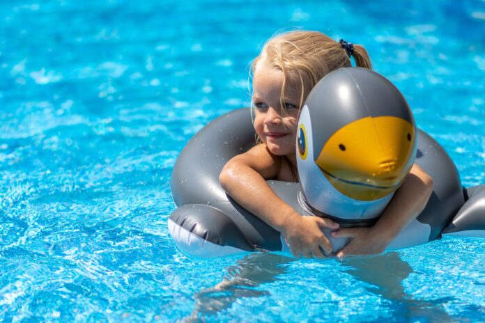 anestiev-swimming-pool-3567607