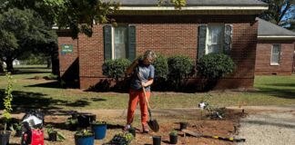 Registration open for Alabama Extension Master Gardener fall course