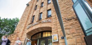 Vinemont’s Jordan Windham earns degree from University of WyomingÂ