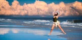 The invisibility cloak: Why some swimsuit colors disappear in the ocean