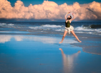 The invisibility cloak: Why some swimsuit colors disappear in the ocean