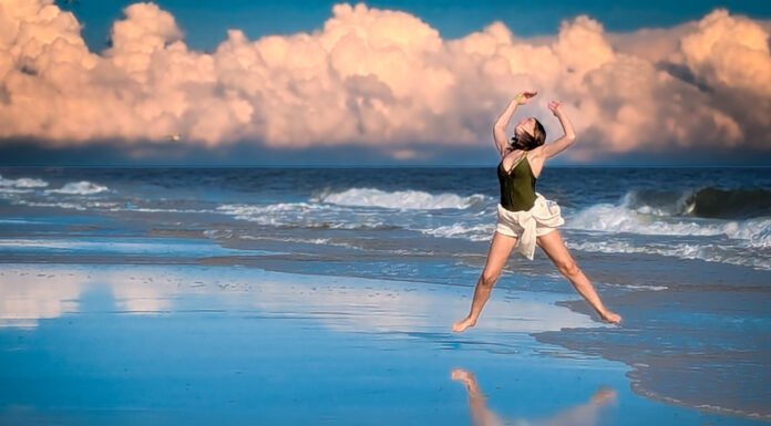 The invisibility cloak: Why some swimsuit colors disappear in the ocean