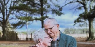 Happy 79th Anniversary, Hobert and Nell Thomas!