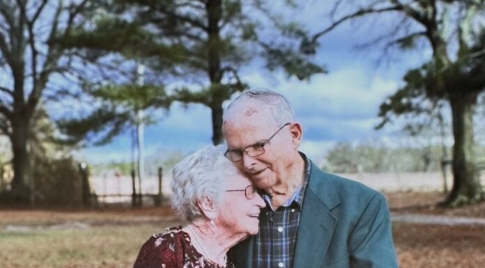 Happy 79th Anniversary, Hobert and Nell Thomas!