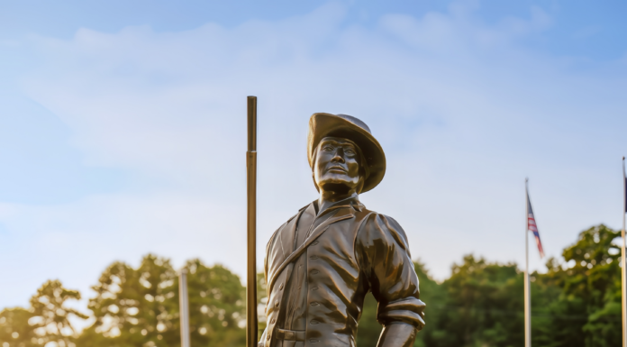 Dripping Springs DAR dedicates Minuteman statue at Veterans Memorial Park