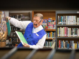 ‘It’s been a great life’: Hanceville Library hosts retiring magician Mr. Larry