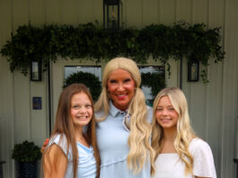 Fairview’s Blueberry Gal Boutique holds grand opening