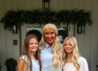 Fairview’s Blueberry Gal Boutique holds grand opening