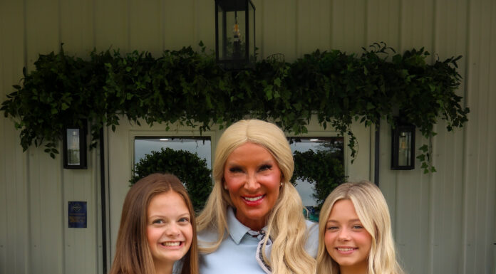 Fairview’s Blueberry Gal Boutique holds grand opening