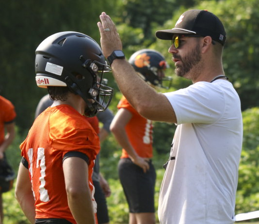 PREP FOOTBALL: Veteran QB, offensive line looking to take Meek back to the playoffsÂ