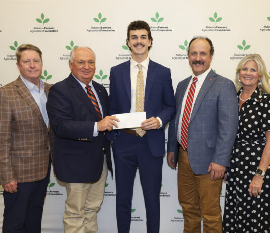 Haynes, Allen receive scholarships at Alabama Farmers Federation scholarship reception