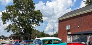 Fairview Senior Center hosts Car & Craft Show