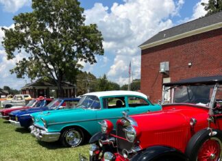 Fairview Senior Center hosts Car & Craft Show