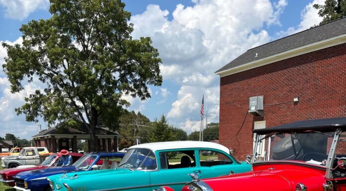 Fairview Senior Center hosts Car & Craft Show
