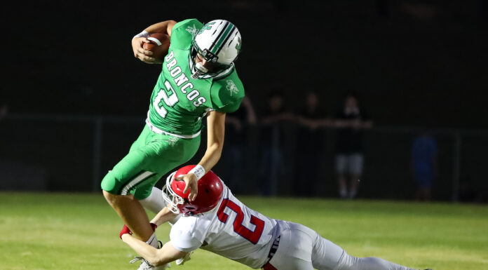 PREP FOOTBALL: Vinemont bests Holly Pond 54-14