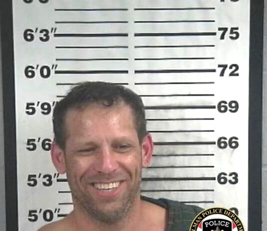 Cullman man wanted on felony warrants arrested after foot pursuit