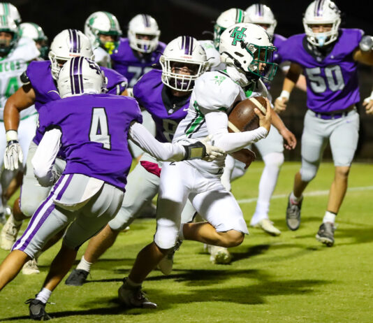 PREP FOOTBALL: Holly Pond comes up short in region matchup with Susan Moore, 17-16