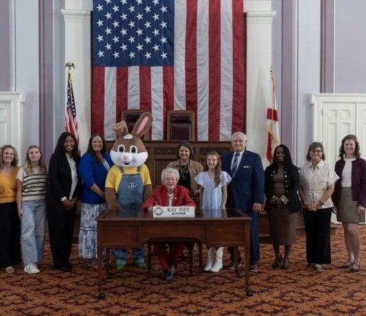 Ivey proclaims October Farm to School Month in Alabama
