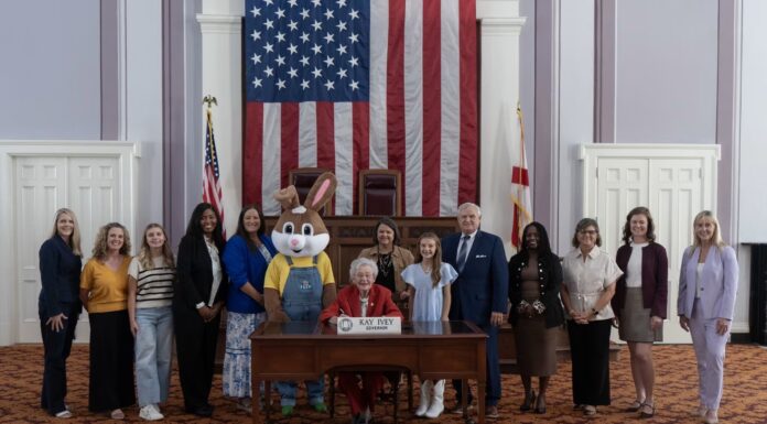 Ivey proclaims October Farm to School Month in Alabama